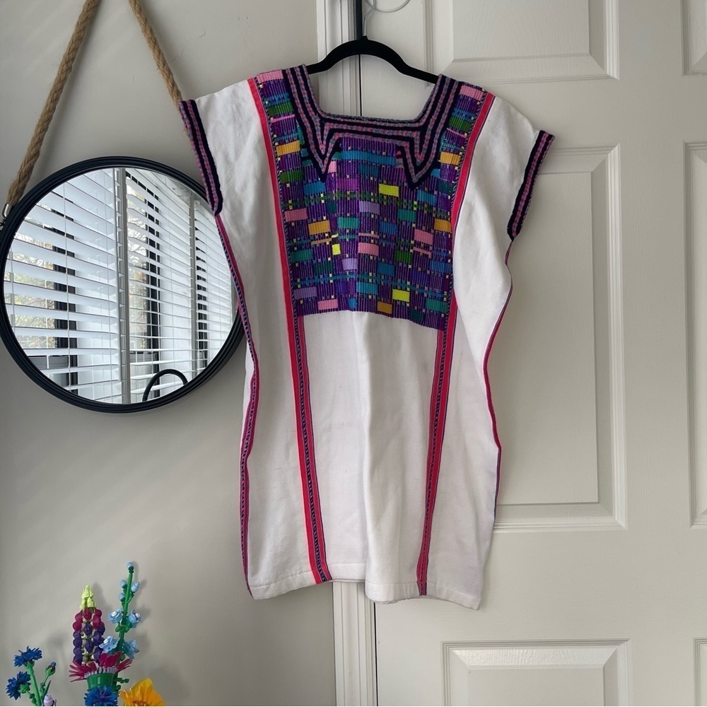 Santa Marguerite Embroidered Top